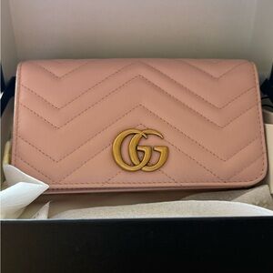 New Authentic Gucci GG Marmont Mini leather wallet crossbody shoulder bag 488426